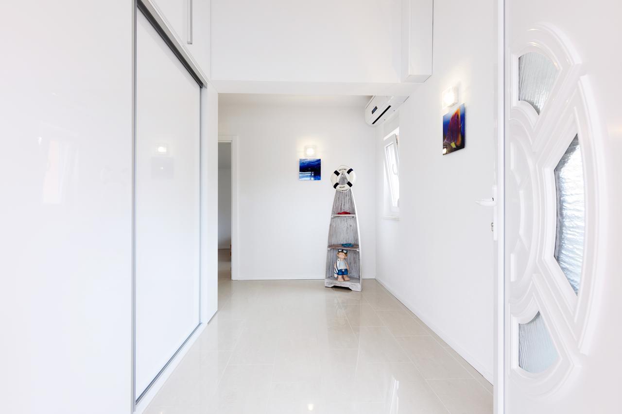 Studio Apartment Maslina Gornji Karin Chambre photo